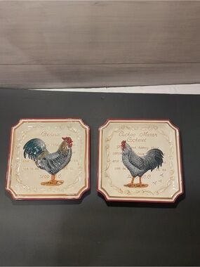MWW Market Cream and Red Rooster Decorative Wall Plaques (Pair)